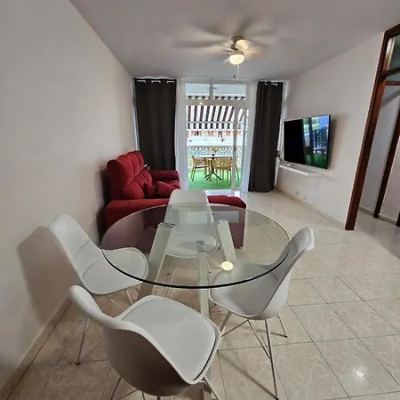 Fayser 108 Beachfront With Direct Pool Access From Terrace アパート