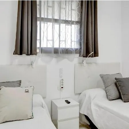 Fayser 108 Beachfront With Direct Pool Access From Terrace アパート *